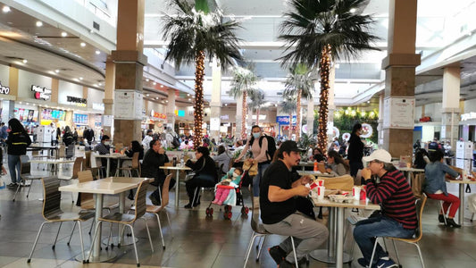 Mujer fallece por asfixia en restaurante ubicado en centro comercial de Las Condes: Almorzaba con su familia